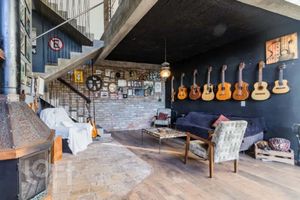 Image 4 - 881015