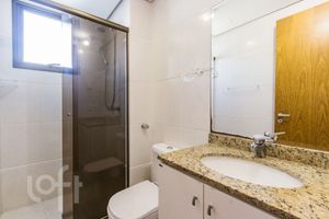 Image 19 - 881017