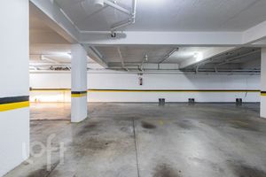 Image 35 - 881017