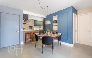 Image 19 - 881018