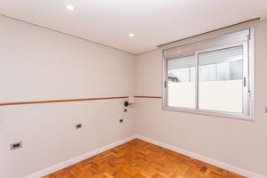 Image 20 - 881019