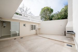 Image 11 - 881020