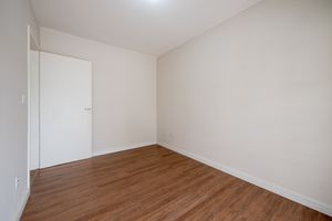 Image 20 - 881020