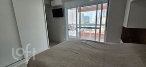 Image 11 - 881028