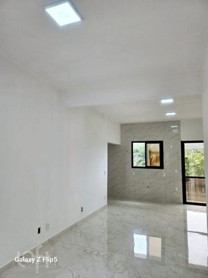 Image 1 - 881030