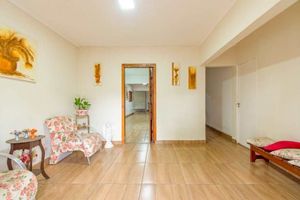 Image 10 - 881042