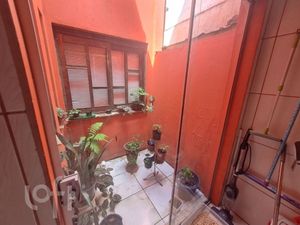 Image 18 - 881047