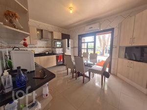 Image 19 - 881047