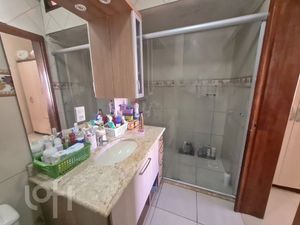 Image 9 - 881047