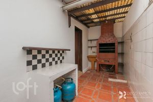 Image 19 - 881051
