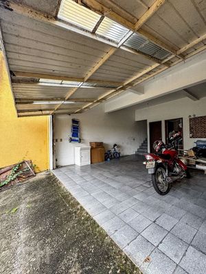 Image 31 - 881052