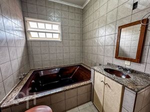 Image 4 - 881052