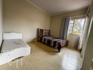 Image 9 - 881052