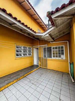 Image 33 - 881052