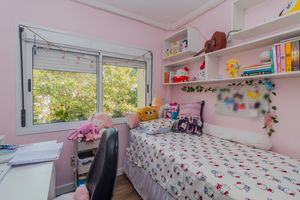 Image 8 - 881055