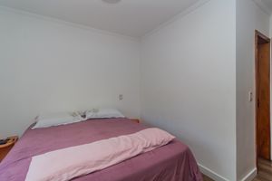 Image 19 - 881055