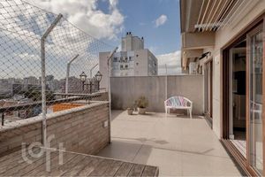 Image 3 - 881056