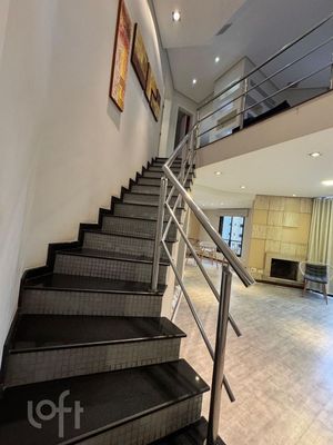 Image 11 - 881057