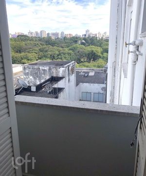 Image 12 - 881059