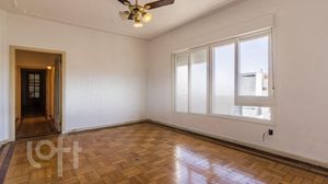 Image 19 - 881059