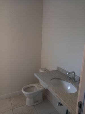 Image 3 - 881060