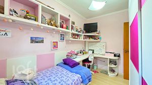 Image 8 - 881061