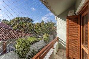 Image 11 - 881061