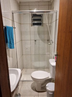 Image 7 - 881070