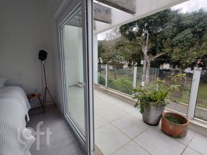 Image 22 - 881071