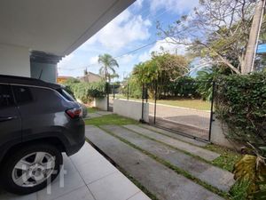 Image 37 - 881071
