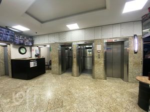 Image 18 - 881072