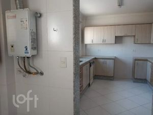 Image 4 - 881073