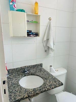 Image 9 - 881074
