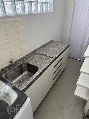 Image 3 - 881085