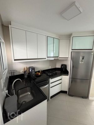 Image 9 - 881085