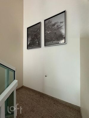 Image 11 - 881085