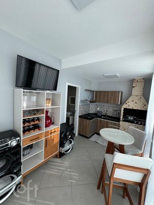 Image 21 - 881085