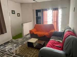 Image 8 - 881086
