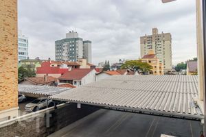 Image 21 - 881091