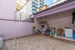 Image 11 - 881093