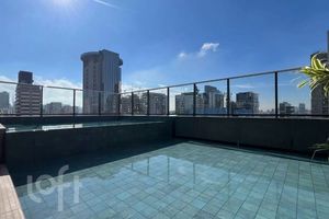 Image 11 - 881094