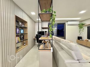Image 21 - 881095