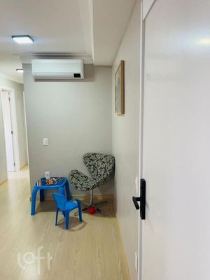 Image 15 - 881098