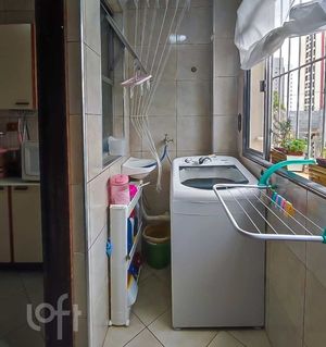 Image 7 - 881099