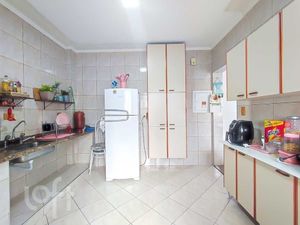 Image 3 - 881099