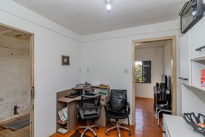 Image 9 - 881115
