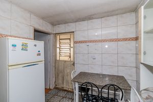 Image 28 - 881115