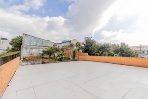 Image 40 - 881115