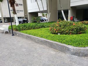 Image 10 - 881122