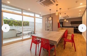 Image 9 - 881124